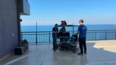 TEKNOFEST Robotaksi yarışmasında Zonguldaklı 'O Gaca' takımı aracını teknik arızadan sonra tamir ederken