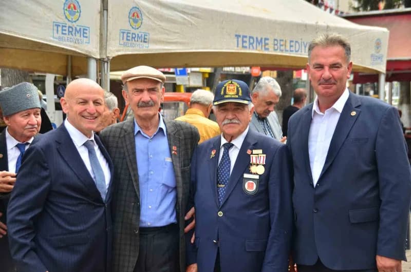 Samsun’un Terme ilçesinde 19 Eylül Gaziler Günü dolayısıyla Cumhuriyet Meydanı’nda tören düzenlendi. (İsmail Can çam/Sam