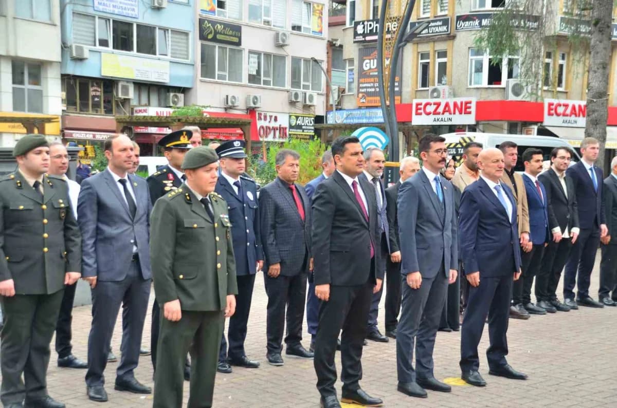 Samsun’un Terme ilçesinde 19 Eylül Gaziler Günü dolayısıyla Cumhuriyet Meydanı’nda tören düzenlendi. (İsmail Can çam/Sam