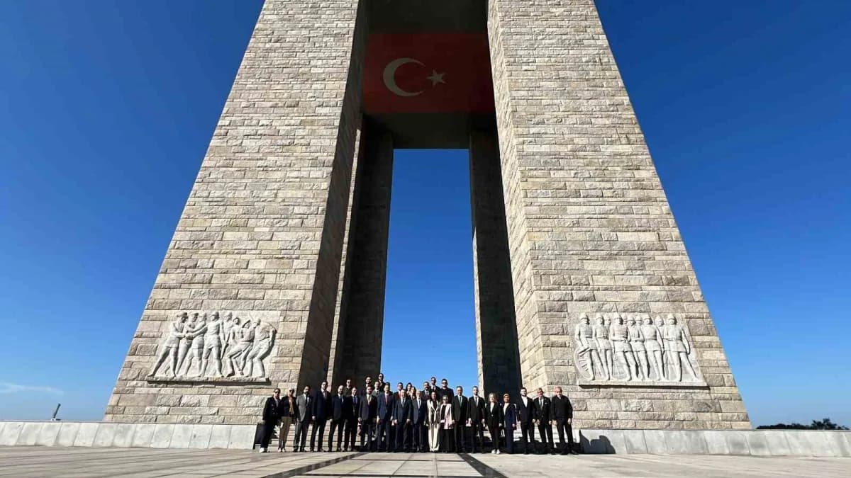 AK Parti Genel Başkanvekili Mustafa Elitaş, Çanakkale Savaşlarının yaşandığı Tarihi Gelibolu Yarımadasında Şehitler Abid
