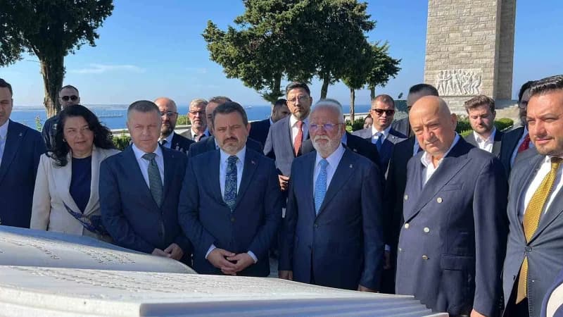 AK Parti Genel Başkanvekili Mustafa Elitaş, Çanakkale Savaşlarının yaşandığı Tarihi Gelibolu Yarımadasında Şehitler Abid