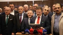 TESK Genel Başkan Adayı Mehmet Yiğiner basın açıklaması yaparken
