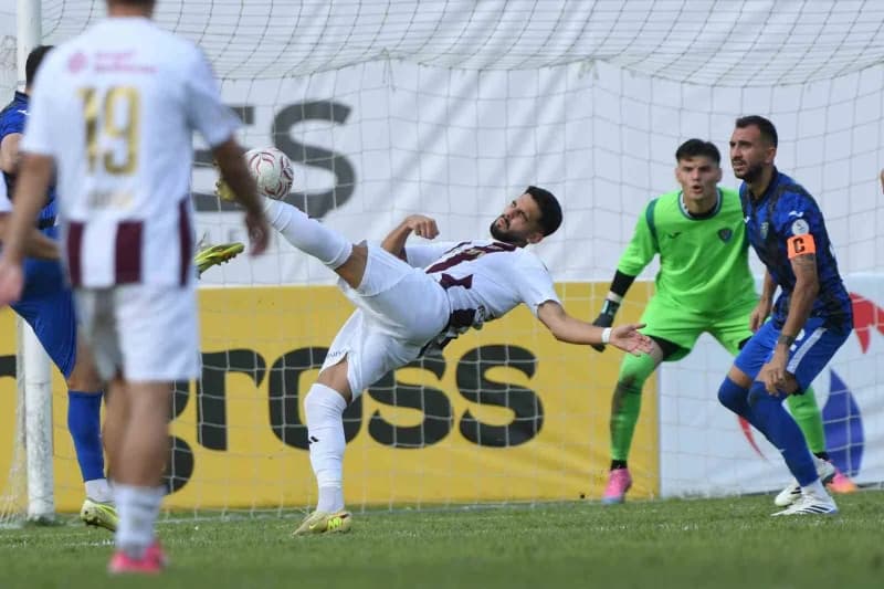 TFF 2. Lig Kırmızı Grup 3. Haftasında İnegölspor sahasında Karacabey Belediyespor 1-0 mağlup oldu.