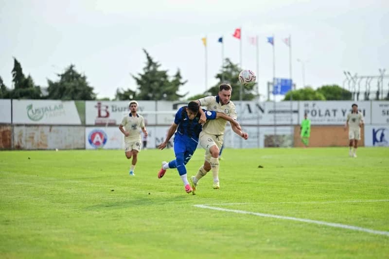 TFF 2’nci lig Kırmızı Grup ’üncü hafta karşılaşmasında Karacabey Belediyespor, sahasında ağırladığı Ankaragücü’ne 4-1 ma