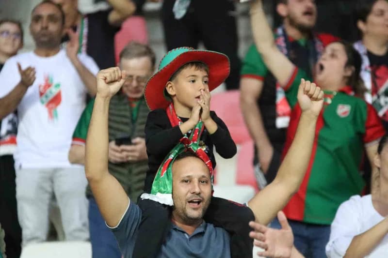 TFF 3. Lig 2. Grup 4. Hafta mücadelesinde Karşıyaka, sahasında Gaziemirspor’a 1-0 mağlup oldu.