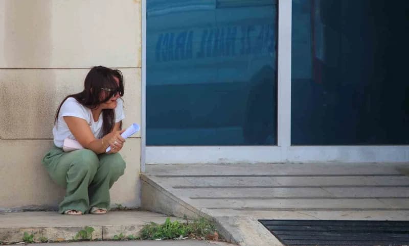 Antalya’nın Manavgat ilçesinde dün akşam tırın devrilmesi sonucu altında dorsenin altında kalarak hayatını kaybeden 2 ka