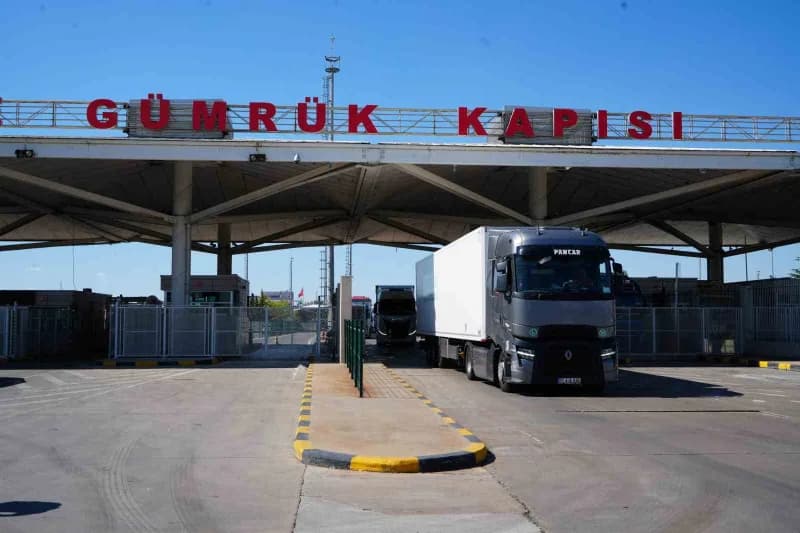 Tarım ve Orman Bakanı İbrahim Yumaklı, Edirne'de yaptığı açıklamada Avrupa ülkelerine taşımacılık yapan tır şoförlerinin