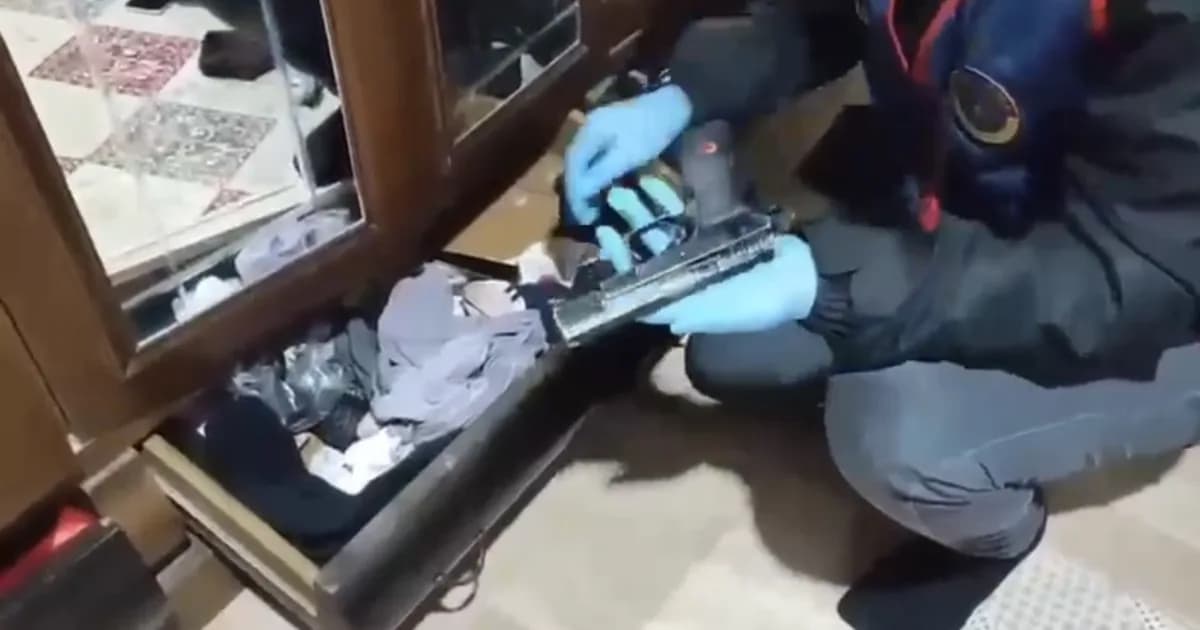 Tokat’ın Erbaa ilçesinde silah ticareti ve kaçakçılığı yaptığı değerlendirilen 15 şüpheliye yönelik düzenlenen eş zamanl