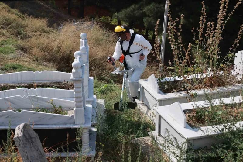 Tokat Belediyesi, kent genelindeki 35 mezarlıkta yürütülen bakım ve çevre düzenleme çalışmalarında kullanılmak üzere Mez