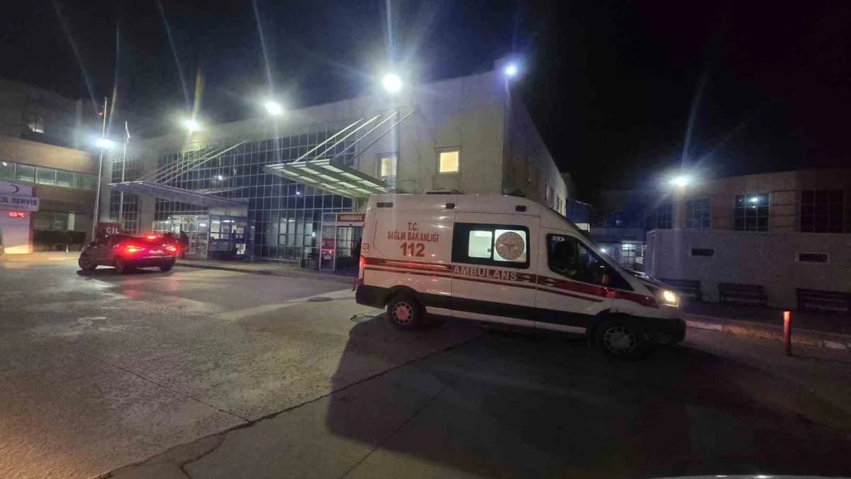 Tokat Doğancıbağları Mahallesi'nde sulama kanalına uçan otomobil kazası sonrası kurtarma çalışmaları