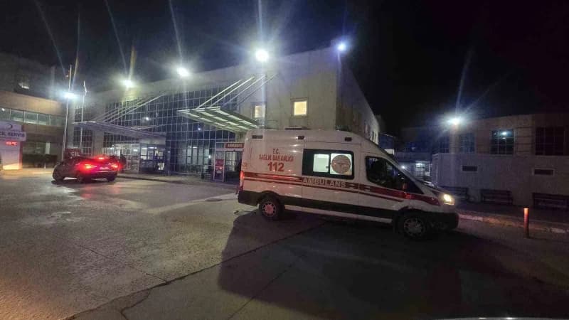 Tokat Doğancıbağları Mahallesi'nde sulama kanalına uçan otomobil kazası sonrası kurtarma çalışmaları