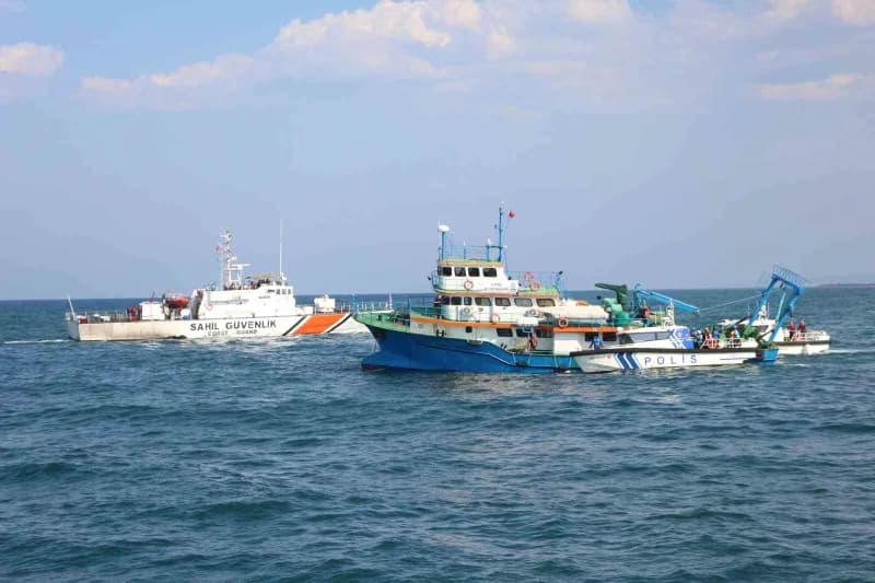 Trabzon'da denizde meydana gelebilecek kaza ve yangınlara müdahalede kurumlar arası koordinasyonu güçlendirmek amacıyla