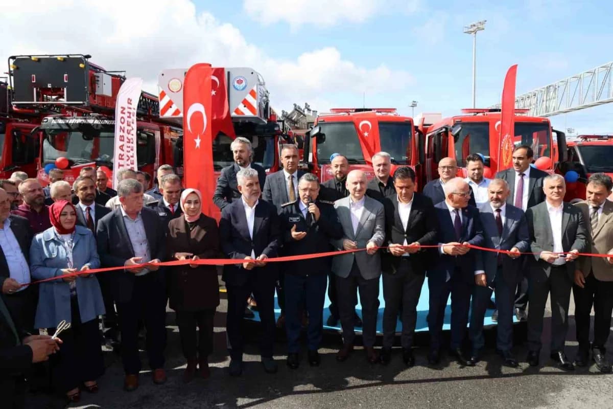 Trabzon Büyükşehir Belediye Başkanı Ahmet Metin Genç, 25 Eylül-1 Ekim tarihleri arasında kutlanan İtfaiye Haftası dolayı