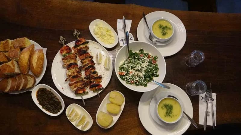 Karadeniz’de bugünlerde bol miktarda avlanan palamuda ilgi artarken, en fazla şişi tercih ediliyor.