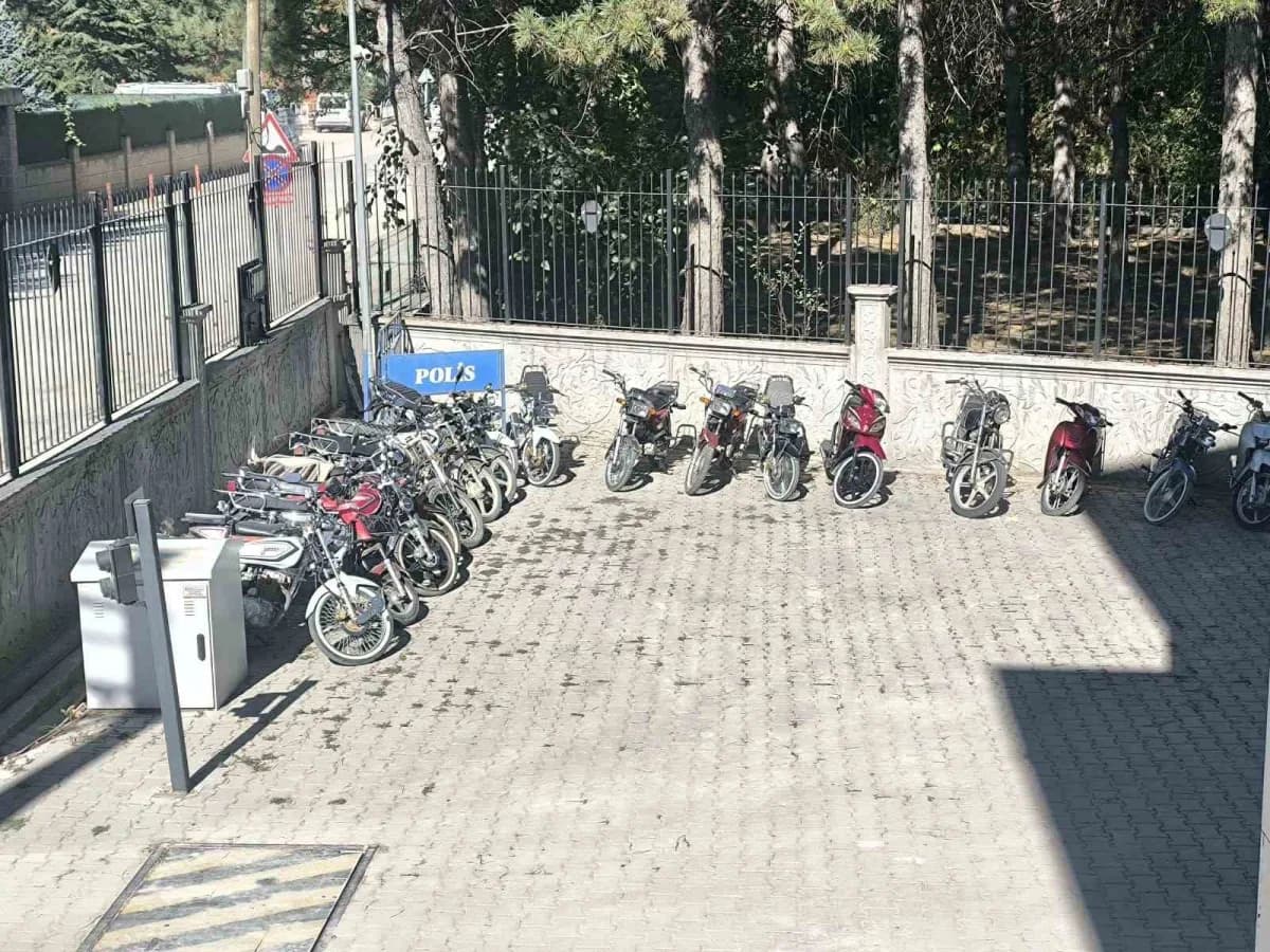 Afyonkarahisar’ın Şuhut ilçesinde trafik güvenliğinin, genel asayişin ve özellikle okul çevrelerinde kamu düzeninin sağl