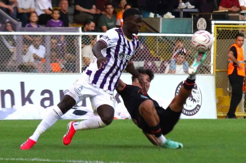 Trendyol 1. Lig'in 8. Haftasında Ankara Keçiörengücü, sahasında ağırladığı Sivasspor ile 1-1 berabere kaldı.