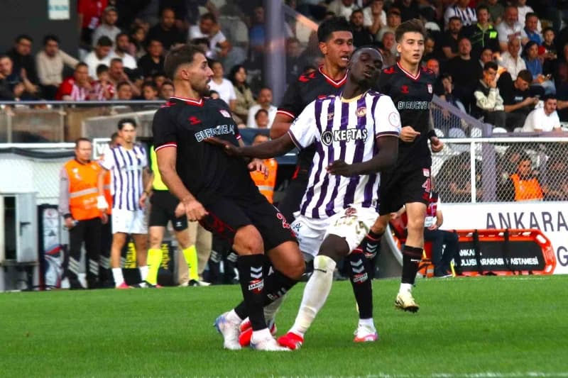 Trendyol 1. Lig'in 8. Haftasında Ankara Keçiörengücü, sahasında ağırladığı Sivasspor ile 1-1 berabere kaldı.