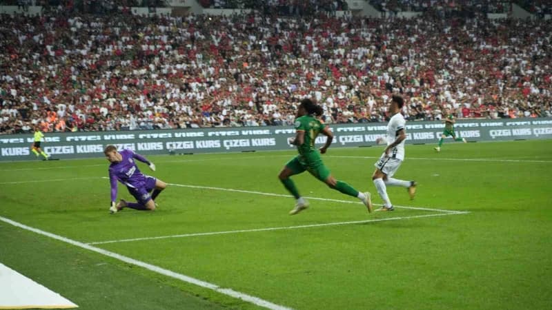 Trendyol Süper Lig’in 6. Haftasında Amed Sportif Faaliyetler, evinde karşılaştığı Beşiktaş'ı 3-2'lik skorla mağlup etti.