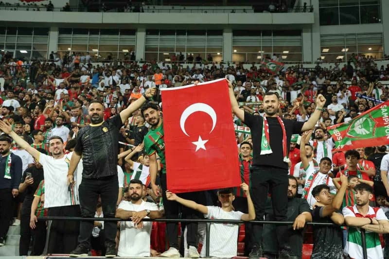 Trendyol Süper Lig'in 6. Haftasında Amed Sportif Faaliyetler, evinde Beşiktaş ile karşılaşıyor. Mücadelenin ilk yarısı e