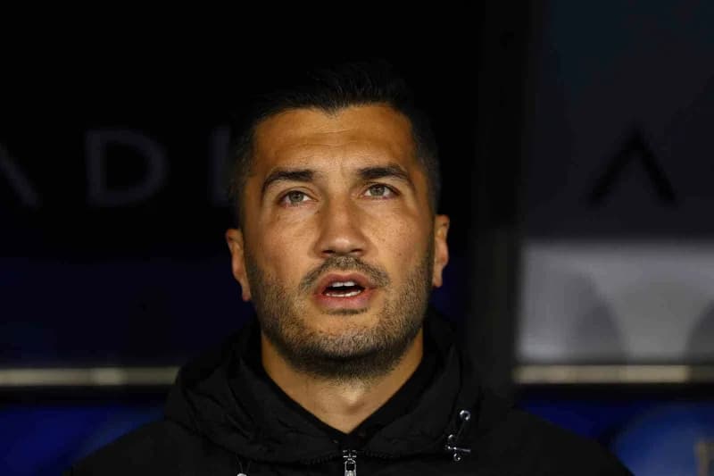 Trendyol Süper Lig'in 6. Haftasında Başakşehir, sahasında Gençlerbirliği ile karşılaşıyor. Mücadelenin 15 dakikası ev sa