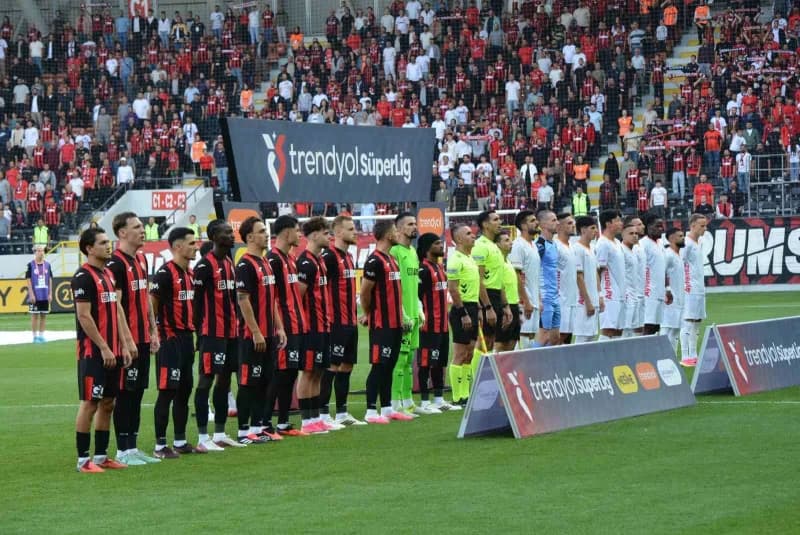 Trendyol Süper Lig'in 6. Haftasında Çorum FK, sahasında Corendon Alanyapor ile karşı karşıya geliyor. Mücadelenin 15 dak