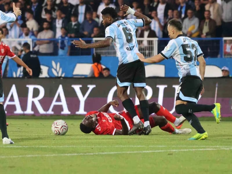 Trendyol Süper Lig'in 6. Haftasında Erzurumspor FK, sahasında Samsunspor'u 1-0 mağlup etti.