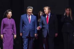 ABD Başkanı Donald Trump ve Çin Devlet Başkanı Xi Jinping görüşme sırasında