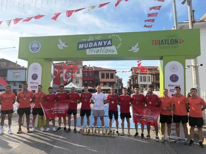 Mudanya Triatlonu Türkiye Kupası Finali’nde, TSK Spor Gücü Triatlon Takımı hem Elit hem de Yaş Grubu kategorilerinde 202