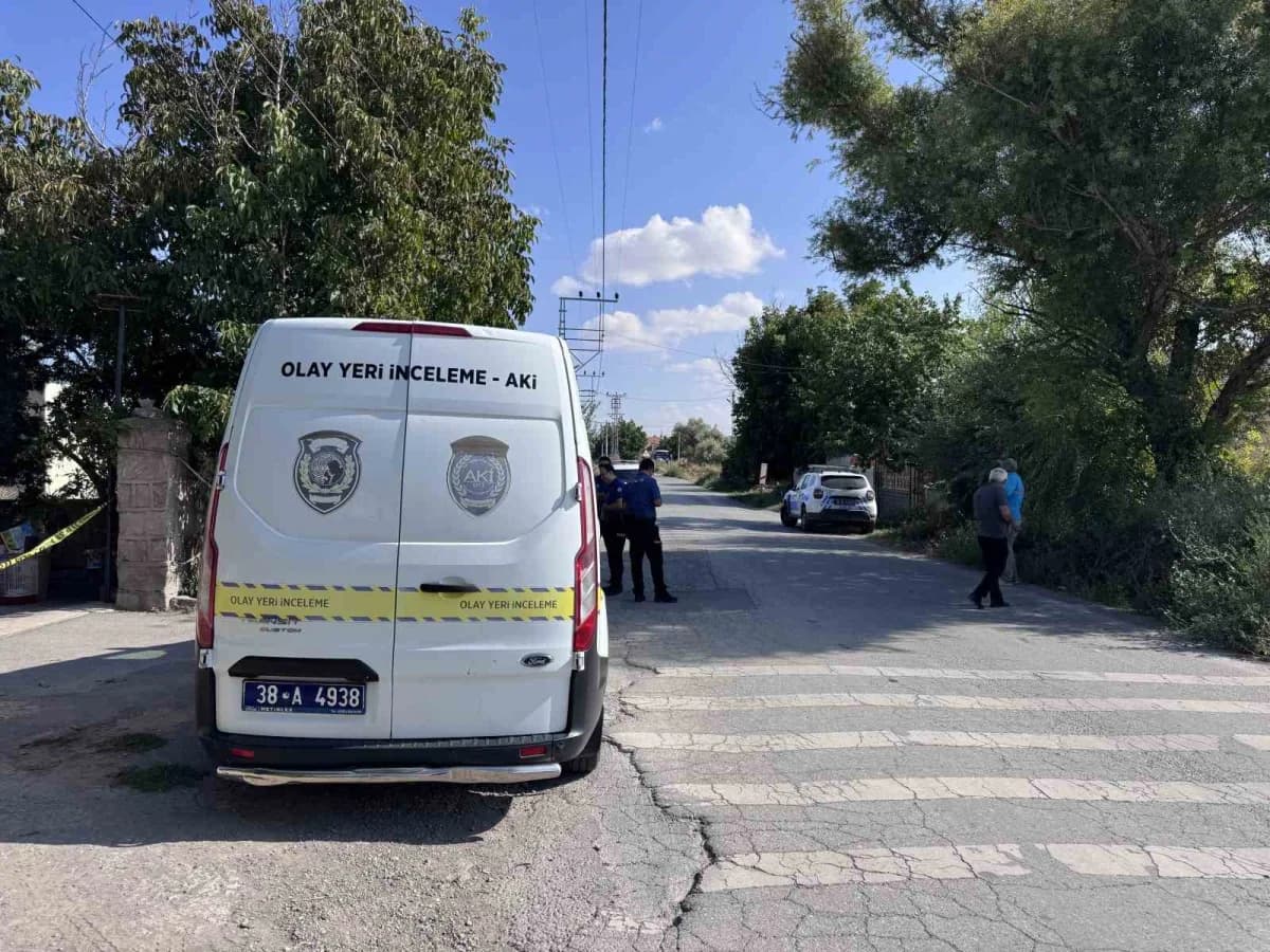 Polis n.k.'nin nasıl yaralandığının tespit edilmesi için evde inceleme yaptı.
