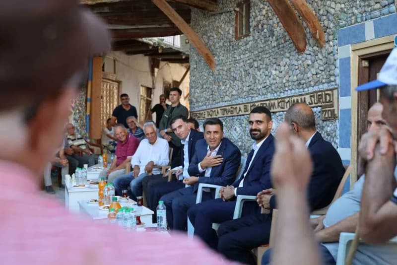 Tunceli Valisi ve Belediye Başkan Vekili Şefik Aygöl, köy ve mezra ziyaretlerini sürdürüyor.