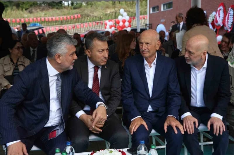 Trabzon’da iş insanı Hacı Turgut Aydın’ın destekleriyle yapımı tamamlanan Eğitim kurumları düzenlenen törenle hizmete aç