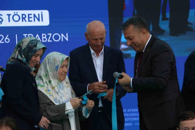 Trabzon’da iş insanı Hacı Turgut Aydın’ın destekleriyle yapımı tamamlanan Eğitim kurumları düzenlenen törenle hizmete aç