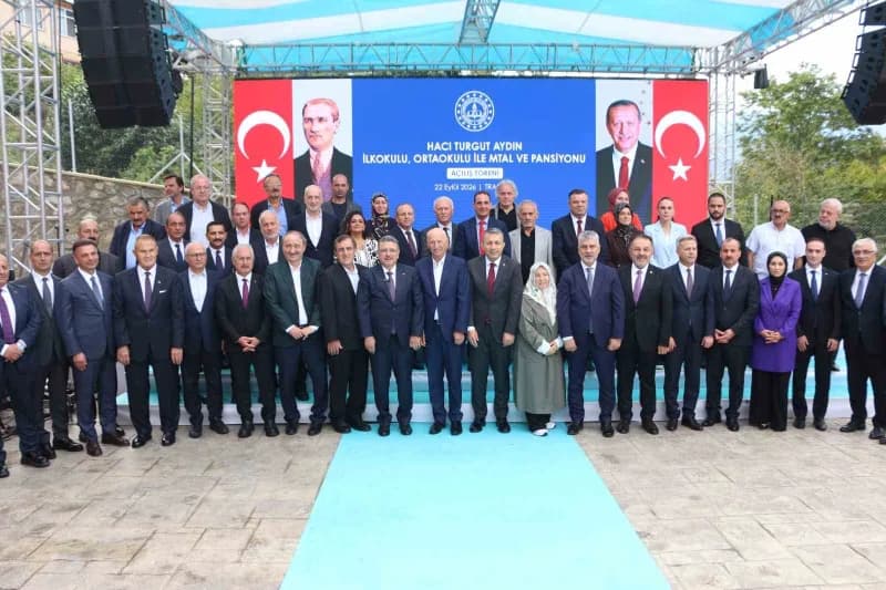Trabzon’da iş insanı Hacı Turgut Aydın’ın destekleriyle yapımı tamamlanan Eğitim kurumları düzenlenen törenle hizmete aç