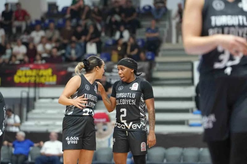 Turgutlu Belediyesi Kadın Basketbol Takımının Halkbank Kadınlar Basketbol Süper Ligi’ndeki ilk karşılaşmasında siyah kar
