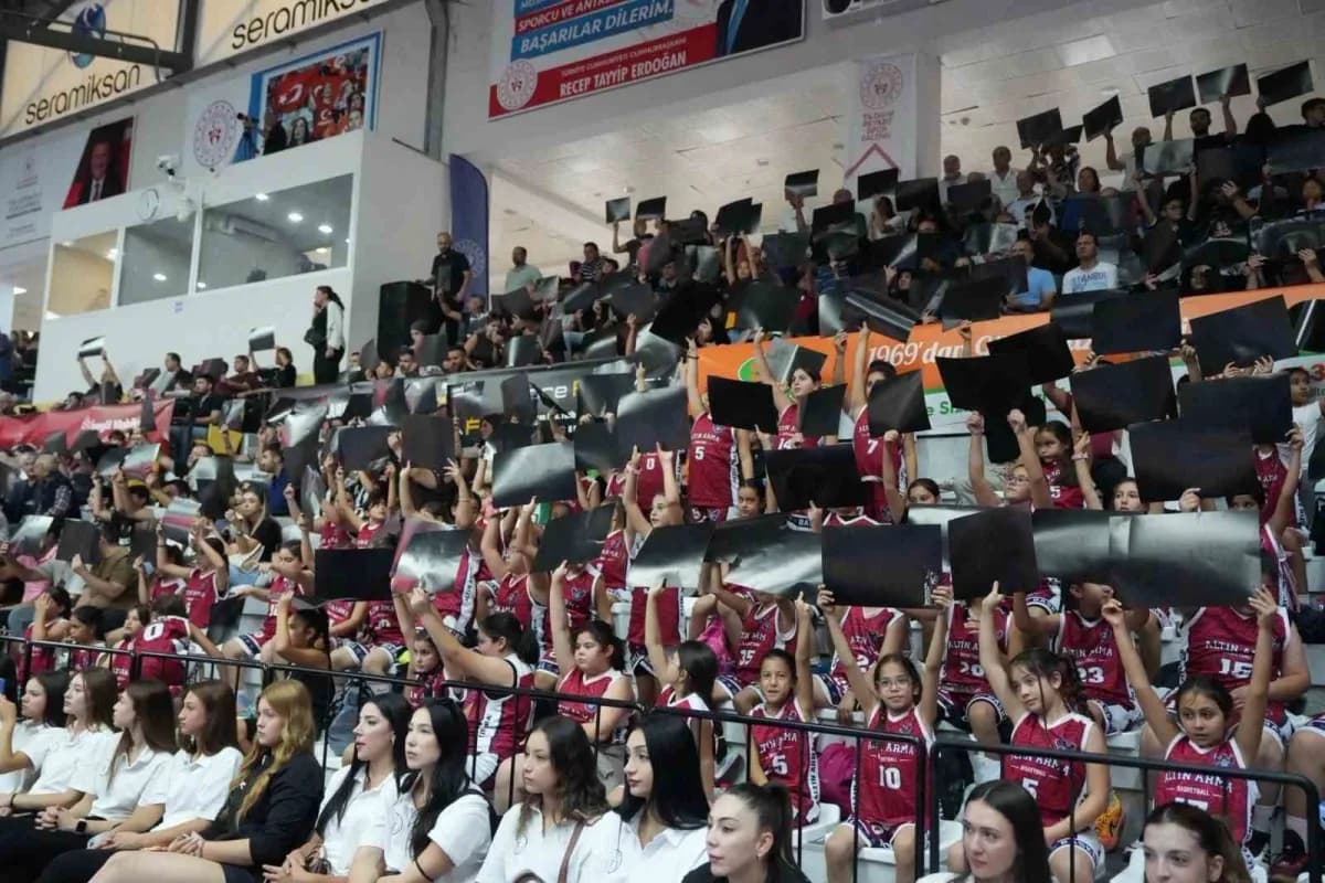 Turgutlu Belediyesi Kadın Basketbol Takımının Halkbank Kadınlar Basketbol Süper Ligi’ndeki ilk karşılaşmasında siyah kar