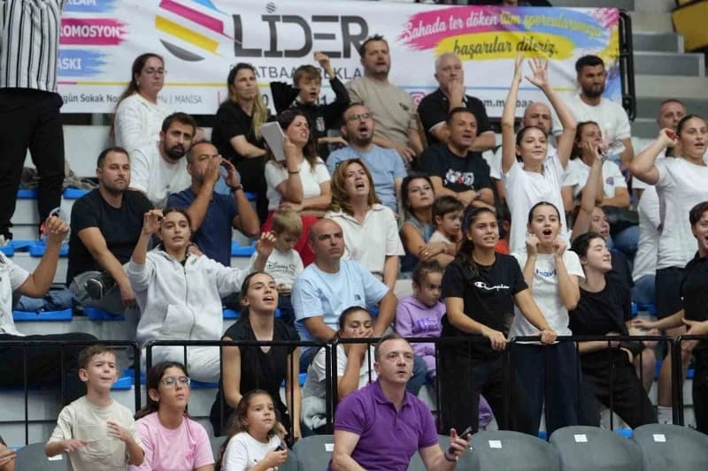 Turgutlu Belediyesi Kadın Basketbol Takımının Halkbank Kadınlar Basketbol Süper Ligi’ndeki ilk karşılaşmasında siyah kar