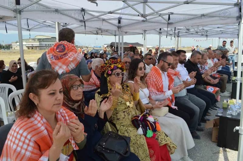 Manisa’nın Turgutlu ilçesinde Turgutlu Selendililer Derneği tarafından bu yıl 4’üncüsü düzenlenen Keşkek ve Cirit Şenliğ