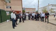 Turgutlu ilçesinde okul önünde eğitim sendikaları temsilcilerinin ortak açıklama yaptığı an