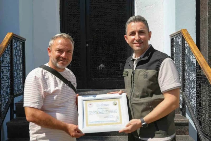 Manisa’nın Turgutlu ilçesinde 19 Ağustos’ta çıkan Orman yangınında söndürme çalışmalarına özverili destek veren 8 vatand