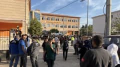Manisa Turgutlu'da okul önünde silahlı saldırı sonrası olay yeri ve polis ekipleri
