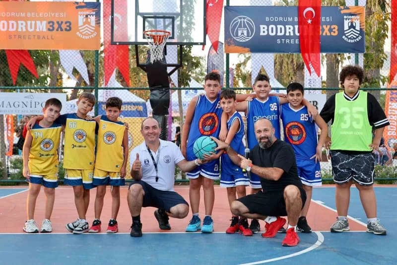 Turgutreis’te basketbol şöleni başladı: şampiyonluk için 56 takım sahaya çıktı