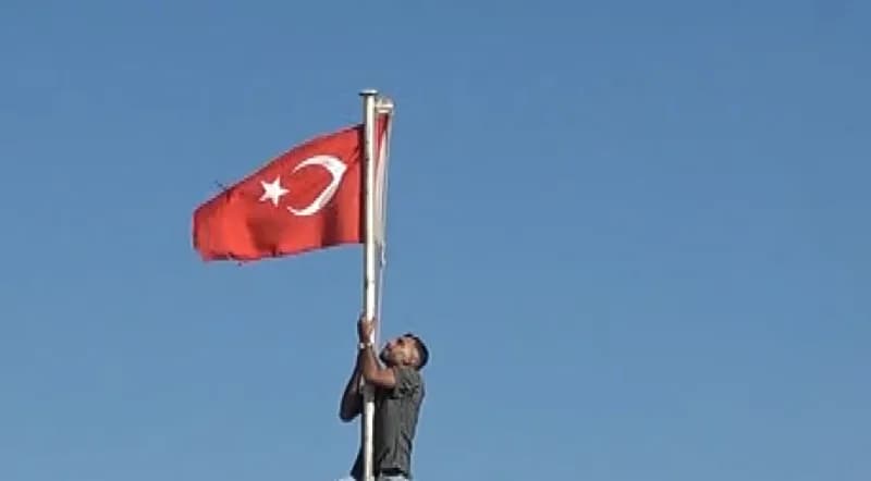 O anlar cep telefonu kamerasına yansıdı.
