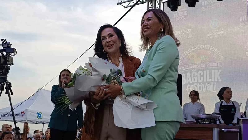 Tekirdağ Büyükşehir Belediyesi tarafından bu yıl ilk kez düzenlenen 1. Uluslararası Gastronomi ve Bağcılık Festivali, bi