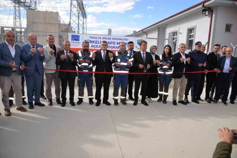 Türkeli ilçesinde yeni açılan transformatör merkezinin dış görünümü ve açılış töreninden görüntüler