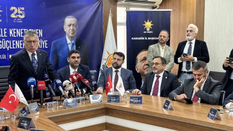 AK Parti Grup Başkanı Abdullah Güler, "Türkiye Yüzyılı Şehir Buluşmaları" kapsamında geldiği Karabük'te, AK Parti İl Baş