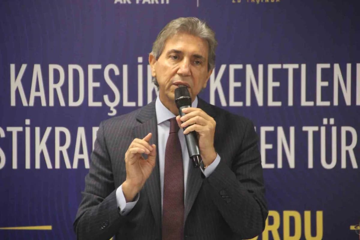 AK Parti Genel Başkan Yardımcısı ve Yerel Yönetimler Başkanı Mustafa Demir