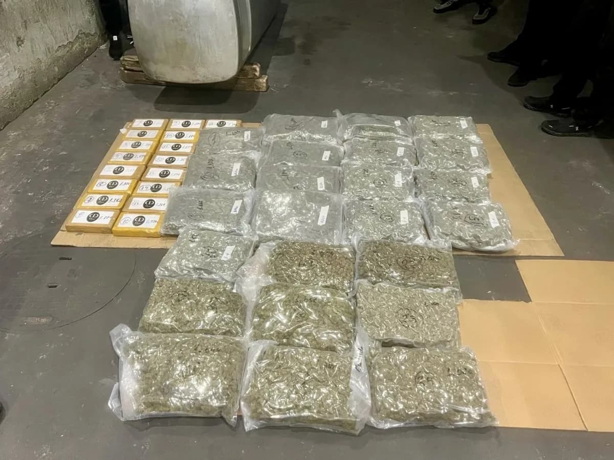 Türkiye’ye sokulmak istenen 20 kilo esrar ve 20 kokain