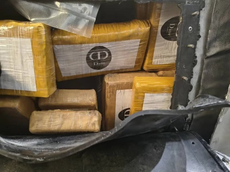 Türkiye’ye sokulmak istenen 20 kilo esrar ve 20 kokain