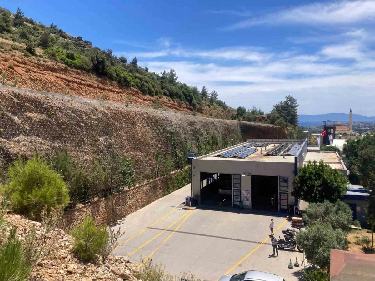 TÜVTÜRK, Karadeniz Teknik Üniversitesi iş birliğiyle yürüttüğü çalışma kapsamında, 200'den fazla istasyonunu doğal afet