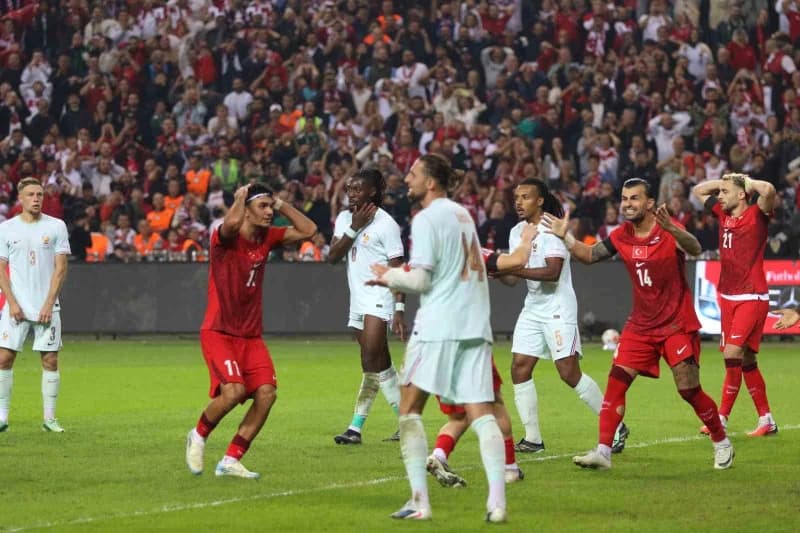 Türkiye a milli futbol takımı, UEFA Uluslar a Ligi 1. Grup ilk maçında KOCAELİ'nde Fransa'ya 1-0 mağlup oldu.